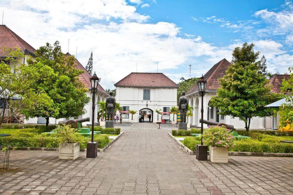 Grand Senyum Hotel Yogyakarta Exterior photo